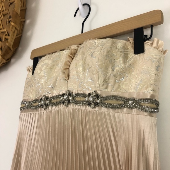 Badgley Mischka Cream Strapless Accordian Pleat Maxi Dress Size 2 - Picture 4 of 16